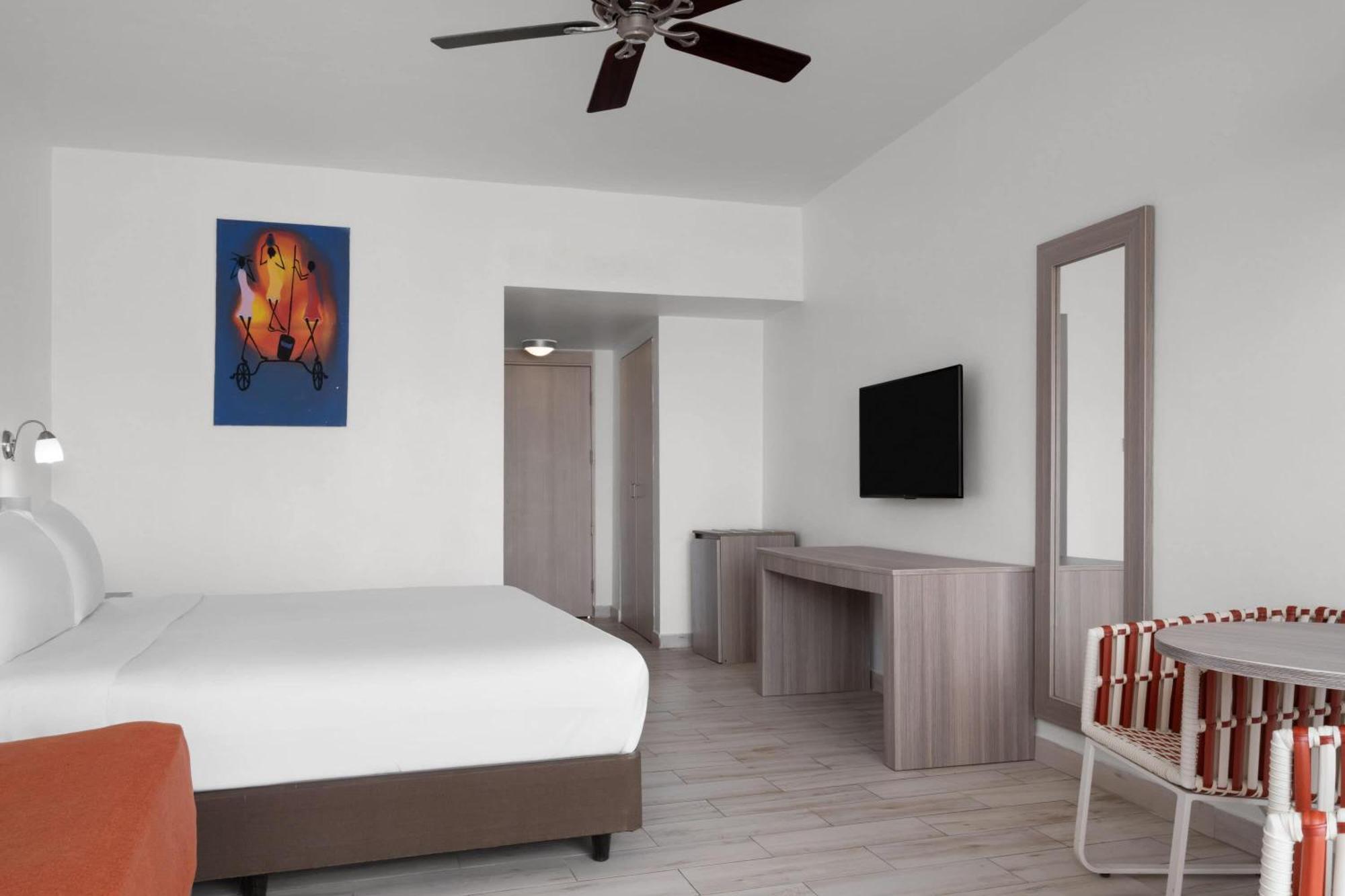 รอยัล เดคาเมรอน คอร์นวอลล์ บีช - ออลอินคลูซีฟ Hotel มอนเทโกเบย์ ภายนอก รูปภาพ