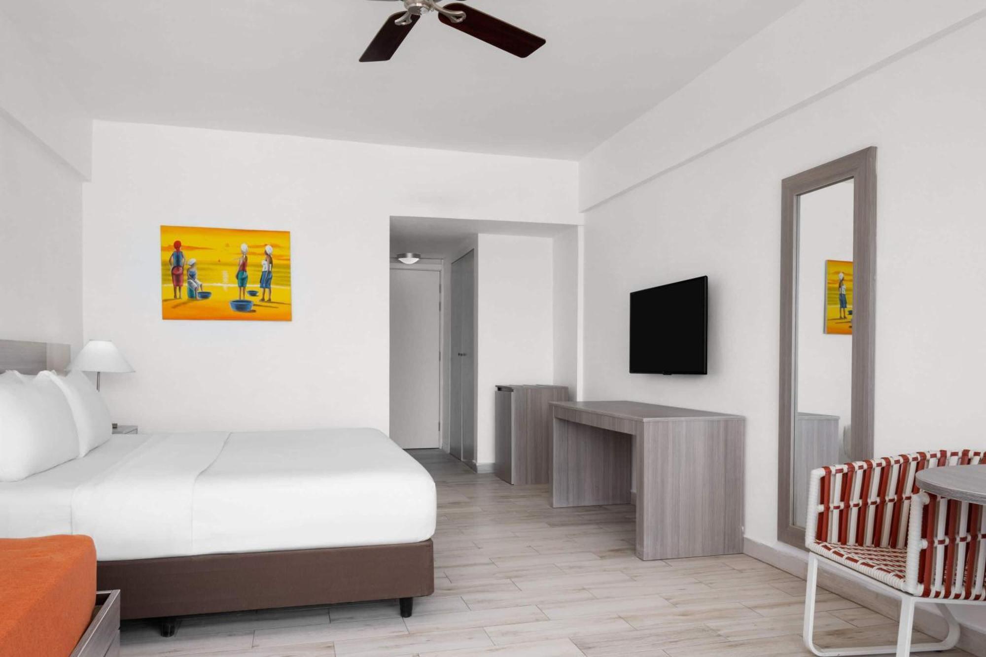 รอยัล เดคาเมรอน คอร์นวอลล์ บีช - ออลอินคลูซีฟ Hotel มอนเทโกเบย์ ภายนอก รูปภาพ