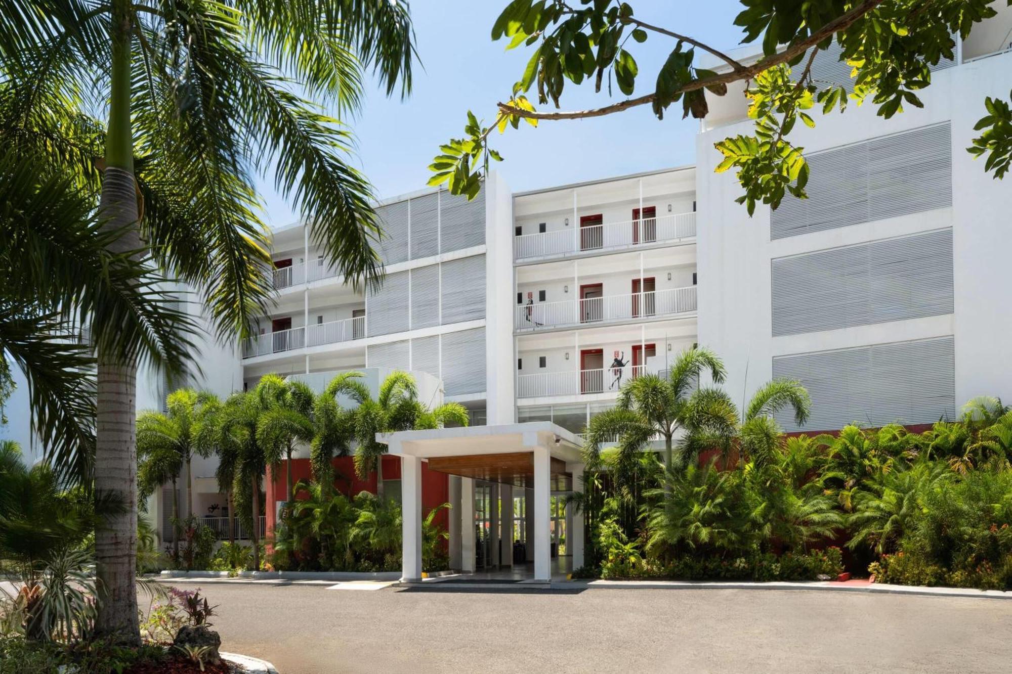 รอยัล เดคาเมรอน คอร์นวอลล์ บีช - ออลอินคลูซีฟ Hotel มอนเทโกเบย์ ภายนอก รูปภาพ
