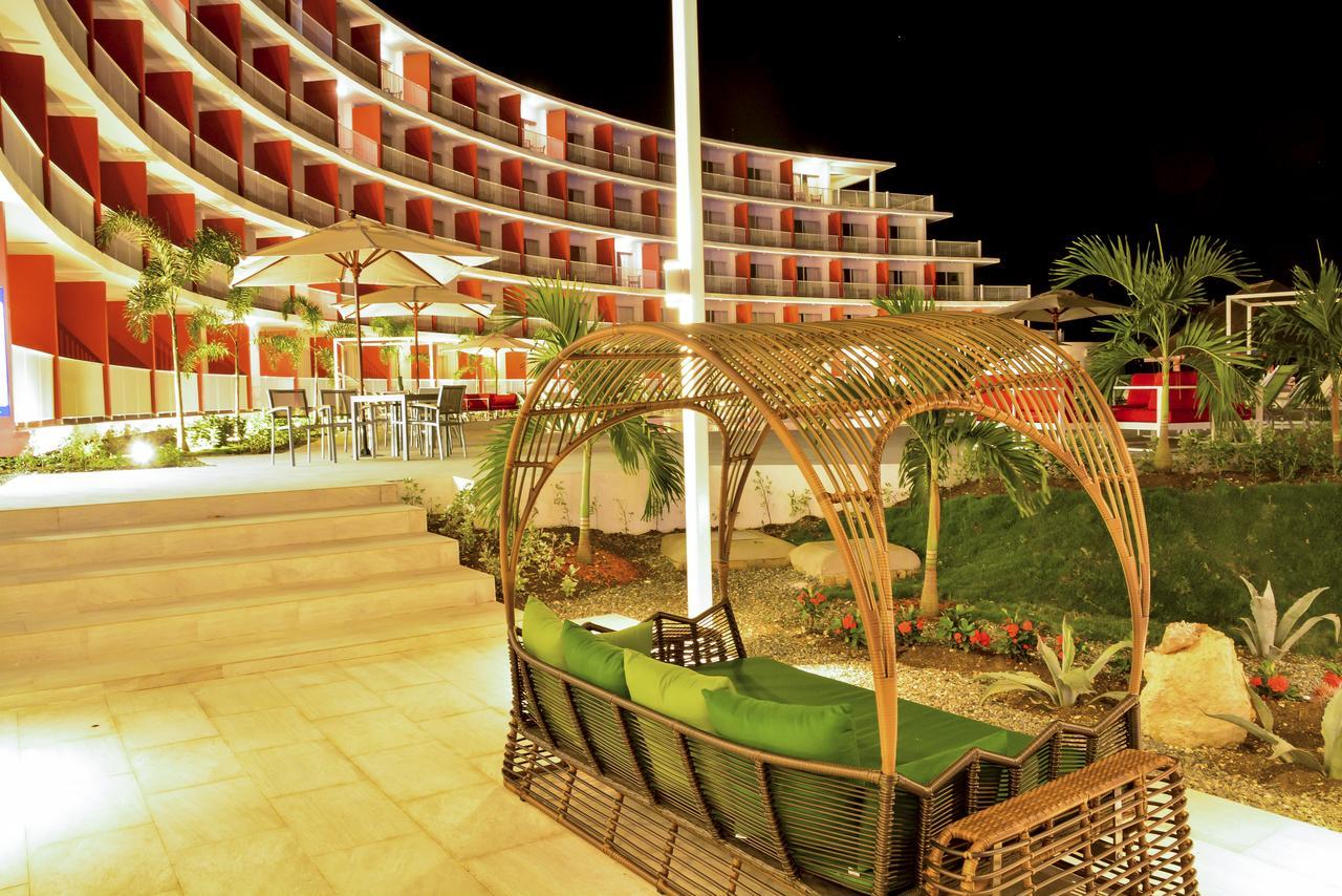 รอยัล เดคาเมรอน คอร์นวอลล์ บีช - ออลอินคลูซีฟ Hotel มอนเทโกเบย์ ภายนอก รูปภาพ