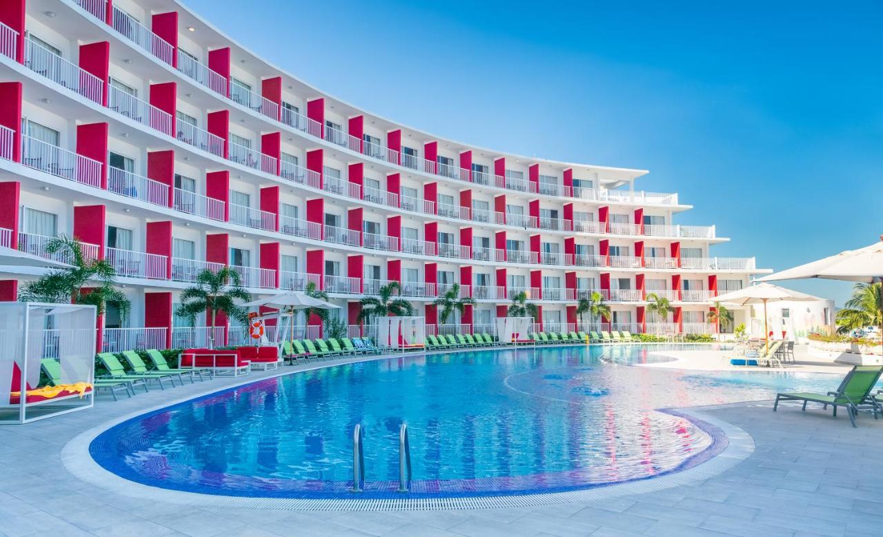 รอยัล เดคาเมรอน คอร์นวอลล์ บีช - ออลอินคลูซีฟ Hotel มอนเทโกเบย์ ภายนอก รูปภาพ
